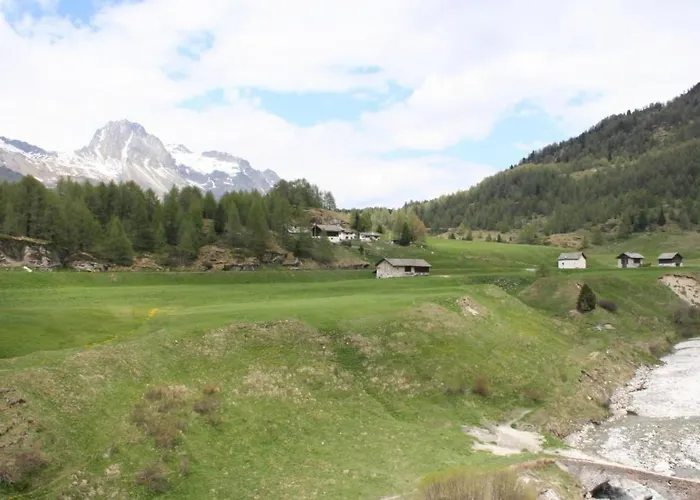 Chesa Arettas By Interhome